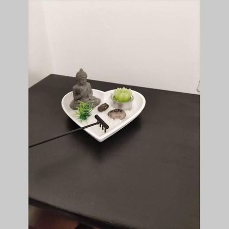 Appt En Bas De Villa, Petit Exterieur, 1 Place De Parking Cuers Bagian luar foto